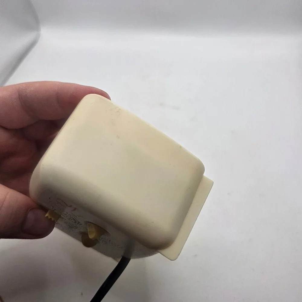 Vintage Advance Model 2049 Electric Analog Alarm Clock Ivory Cream Tested Works